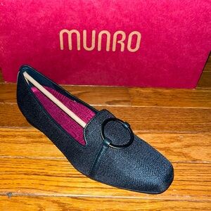 Munro Sunisa Flats Black Fabric Breathable Canvas Metal Ornament Women’s Size 7